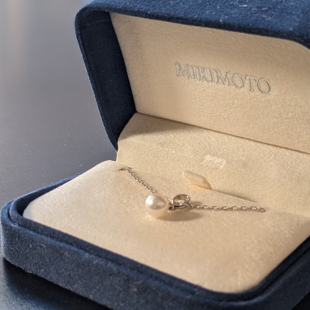 Pearl and Diamond Necklace by Mikimoto - gorgeous - Picture 2 of 8